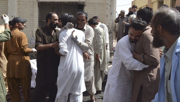 Последствия взрыва в больнице пакистанского города Кветта
