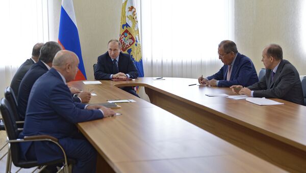 Президент России Владимир Путин проводит совещание с постоянными членами Совета безопасности РФ. 8 августа 2016