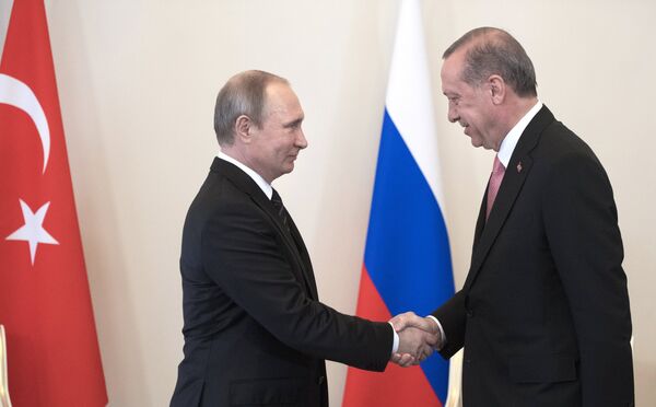 Встреча президентов России и Турции Владимира Путина и Реджепа Тайипа Эрдогана в Санкт-Петербурге. 9 августа 2016 года Встреча президентов России и Турции Владимира Путина и Реджепа Тайипа Эрдогана в Санкт-Петербурге. 9 августа 2016 года
