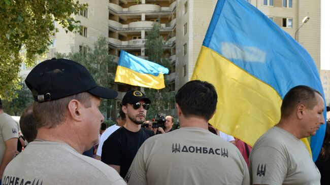 Столкновения правоохранительных органов и сторонников батальона Торнадо возле Оболонского суда в Киеве. Архивное фото