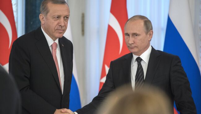 Президент России Владимир Путин и президент Турции Реджеп Тайип Эрдоган на пресс-конференции по итогам российско-турецких переговоров. Архивное фото