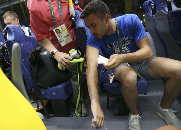 Обстрел автобуса с прессой в олимпийском Рио-де-Жанейро