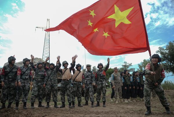 Военнослужащие армии КНР, занявшие третье место в соревновании подразделений инженерных войск Инженерная формула