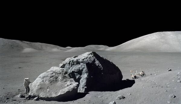 Американский астронавт Харрисон Шмитт на Луне