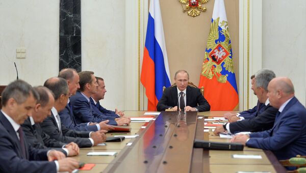 Владимир Путин на совещании с постоянными членами Совета безопасности РФ в Кремле. 11 августа 2016