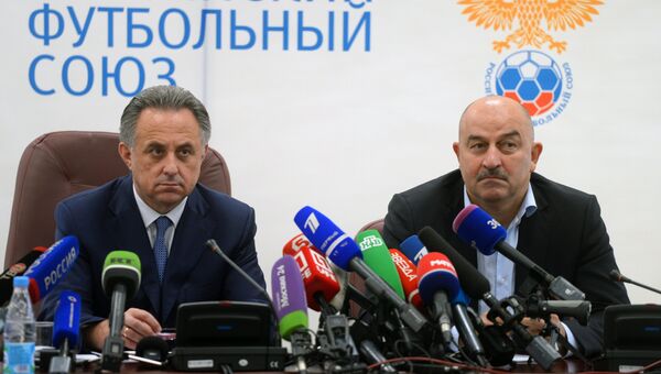 Виталий Мутко и Станислав Черчесов на внеочередном заседании Исполкома РФС