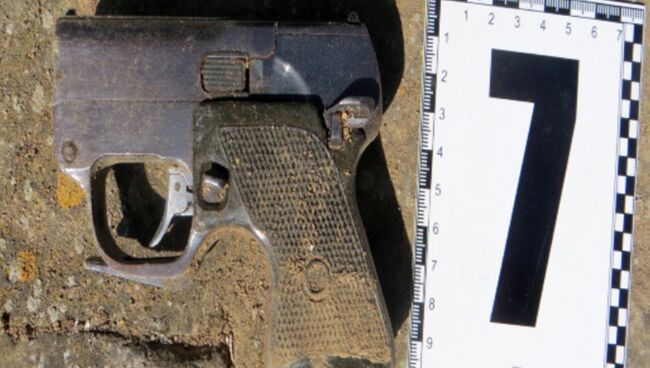 Пистолет, обнаруженый в ходе задержания украинских диверсантов сотрудниками ФСБ России в Крыму