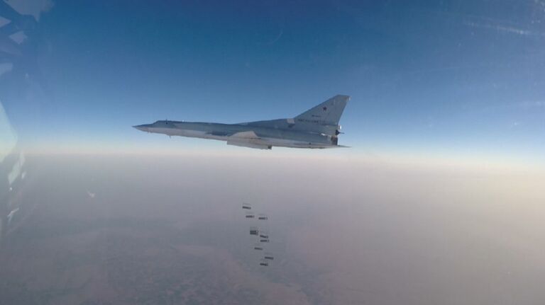 Бомбардировщики ВКС РФ атаковали позиции ИГ возле Ракки