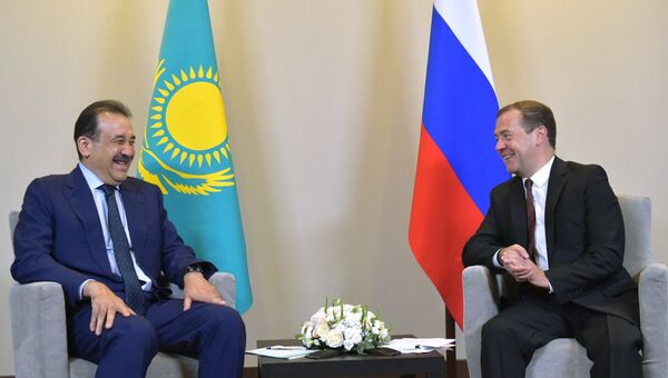 Дмитрий Медведев и премьер-министр Казахстана Карим Масимов во время встречи в Сочи. 12 августа 2016