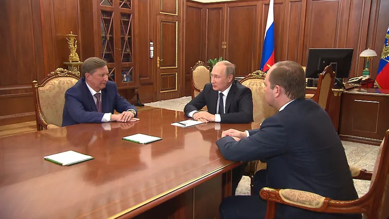 С пониманием отношусь к вашему желанию – Путин об отставке Иванова С пониманием отношусь к вашему желанию – Путин об отставке Иванова
