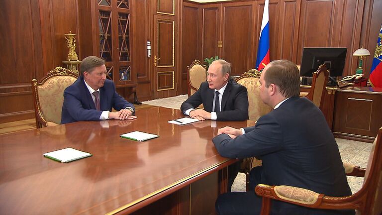 С пониманием отношусь к вашему желанию – Путин об отставке Иванова С пониманием отношусь к вашему желанию – Путин об отставке Иванова