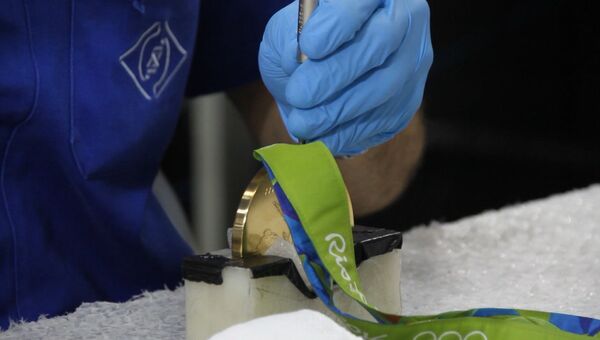 Как делают олимпийские медали для ОИ-2016 в Рио-де-Жанейро