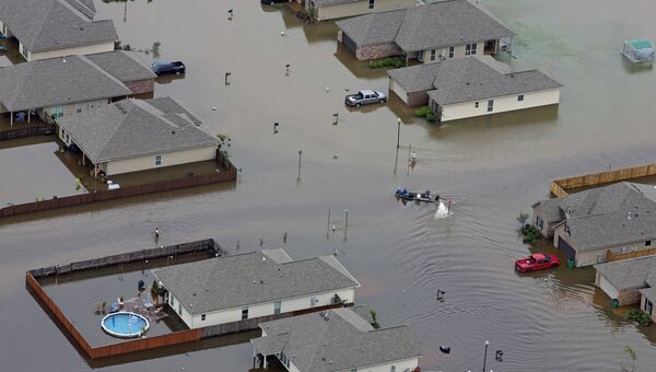 Затопленные дома во время наводнения в Луизиане