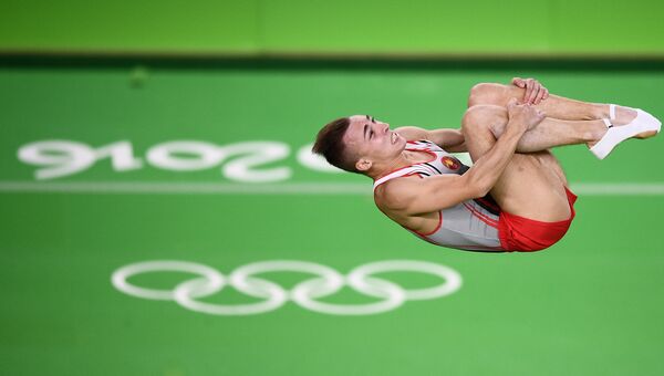 Владислав Гончаров (Белоруссия) в финале соревнований по прыжкам на батуте на XXXI летних Олимпийских играх