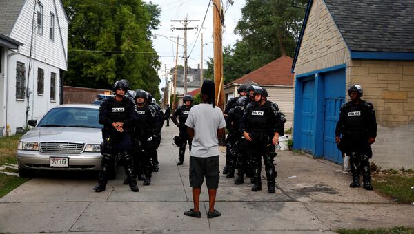 Полиция во время беспорядков в Милуоки, штат Висконсин. 15 августа 2016
