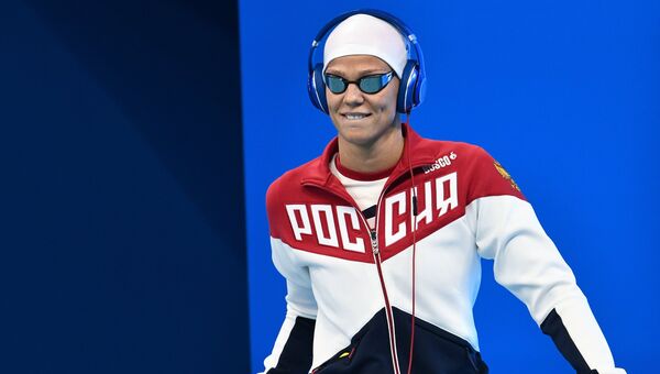 Юлия Ефимова перед стартом в финальном заплыве на 200 м брассом во время соревнований по плаванию среди женщин на XXXI летних Олимпийских играх