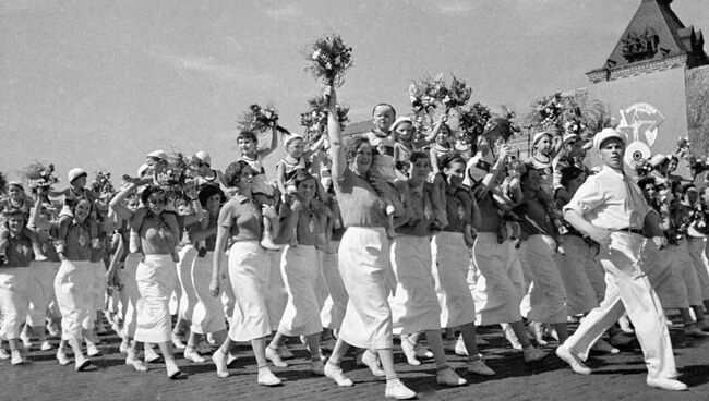 Физкультурный парад на Красной площади в Москве. 1 Мая. 1936 год.