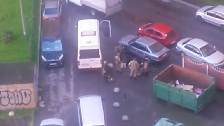 Кадры с места задержания предполагаемых боевиков в Санкт-Петербурге