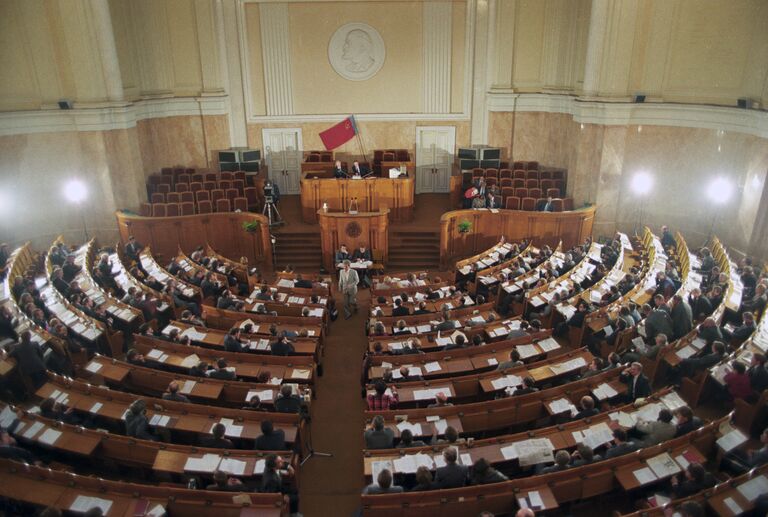 Заседание сессии Ленсовета (август 1990 г.) Заседание сессии Ленсовета (август 1990 г.)