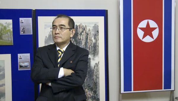 Cеверокорейский дипломат Тхэ Йон Хо, сбежавший из посольства КНДР в Лондоне. Архивное фото