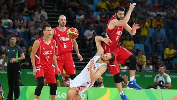 Матч по баскетболу между сборными Сербии и Хорватии на Олимпийских играх в Рио-де-Жанейро
