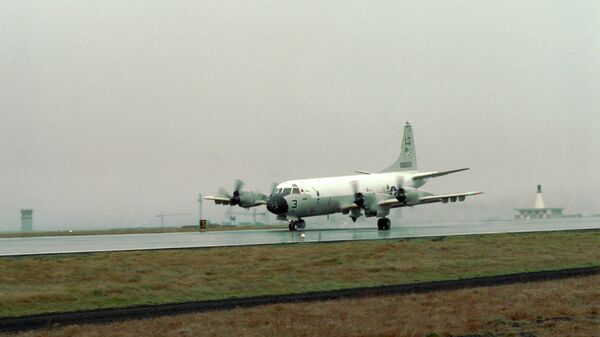 Самолет американсих ВВС P-3 Orion, способный нести ядерное вооружение, на авиабазе Кефлавик, Исландия. Архивное фото