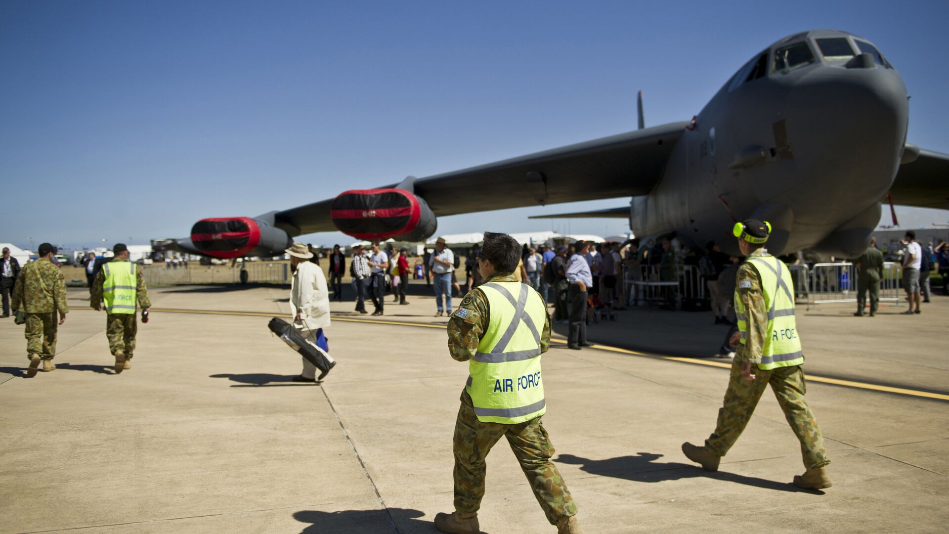 Самолет B-52 на американской военной базе Андресон на острове Гуам в Тихом океане - РИА Новости, 1920, 12.05.2023