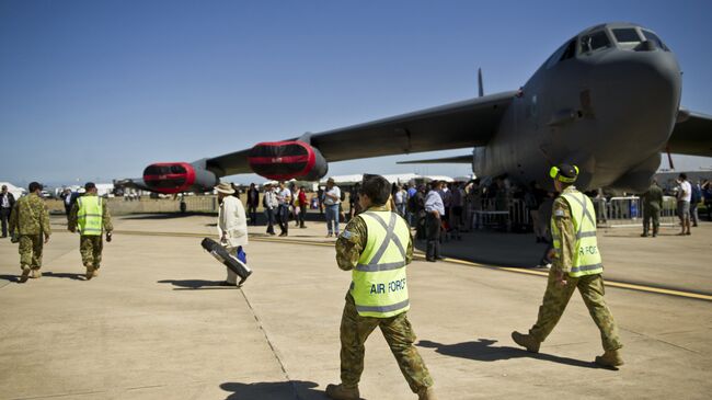 Самолет B-52 на американской военной базе Андресон на острове Гуам в Тихом океане