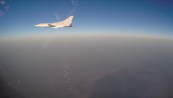 Боевой вылет бомбардировщиков ВКС РФ для атаки позиций террористов в Сирии