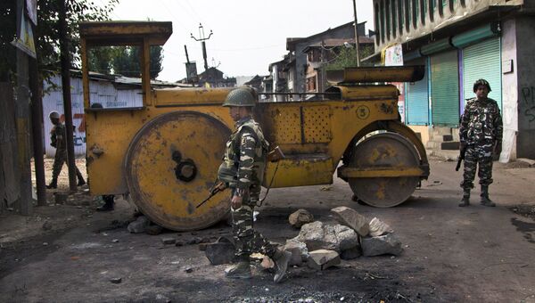 Индийские военные во время беспорядков в Кашмире