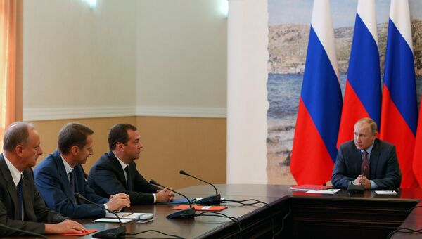 Владимир Путин проводит в Крыму совещание с постоянными членами Совета безопасности РФ. 19 августа 2016