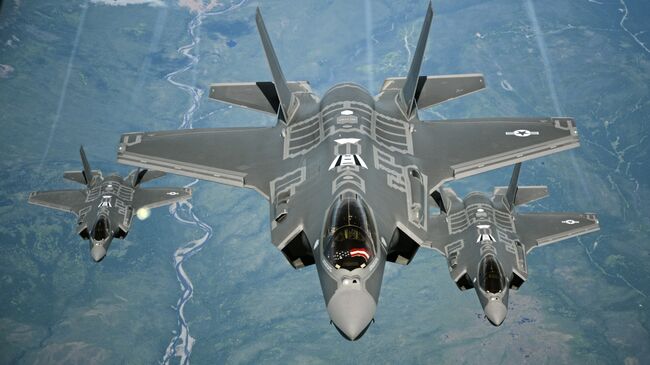 Американские истребители Lockheed Martin F-35 Lightning II. Архивное фото