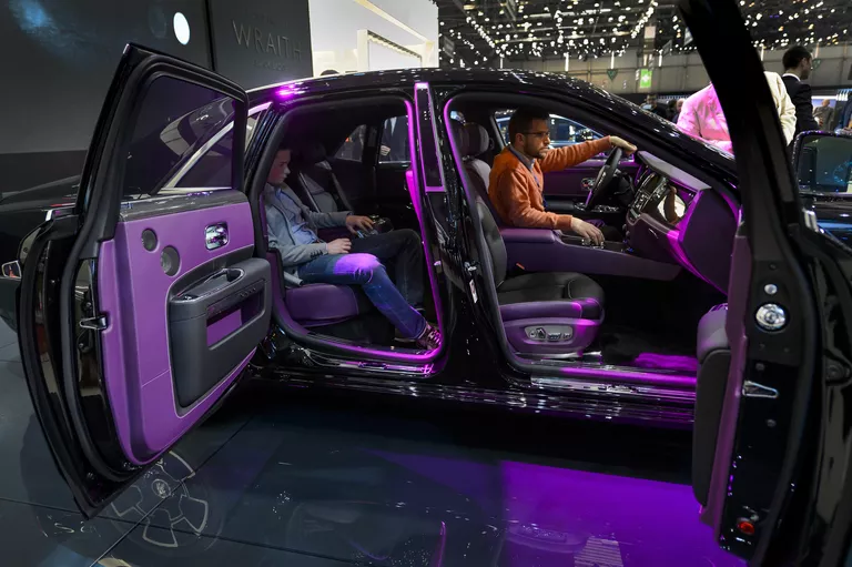 Автомобиль Rolls-Royce Ghost Автомобиль Rolls-Royce Ghost