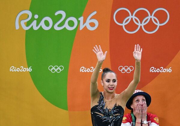 Маргарита Мамун (Россия) после выступления в упражнении с лентой в индивидуальном многоборье по художественной гимнастике на XXXI летних Олимпийских играх