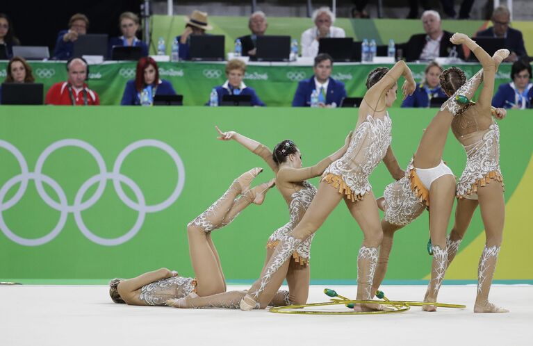 Спортсменки сборной России выступают в финале групповых соревнований по художественной гимнастике на XXXI летних Олимпийских играх