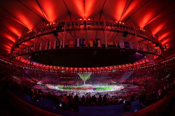 На стадионе Маракана во время церемонии закрытия XXXI летних Олимпийских игр