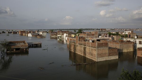 Затопленные дома в Аллахабаде, Индия