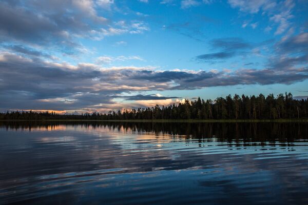 Закат на озере Имисъяври в Калевальском районе Карелии