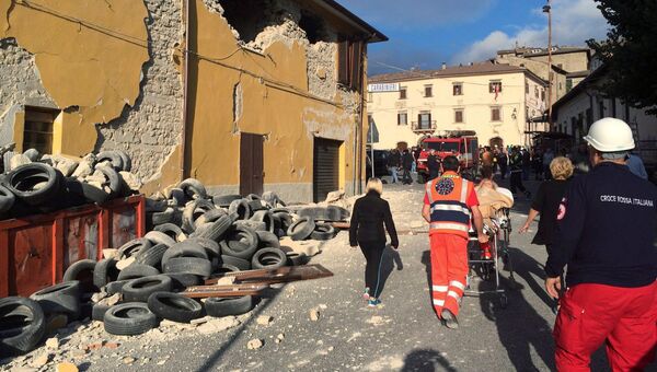 Последствия землетрясения в итальянском городе Аккумоли