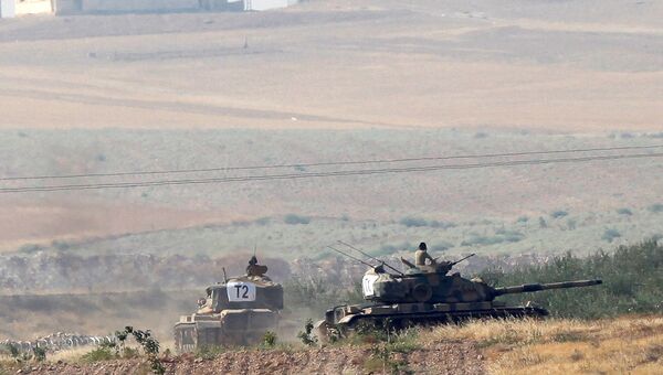 Турецкая бронетехника на границе с Сирией. 24 августа 2016