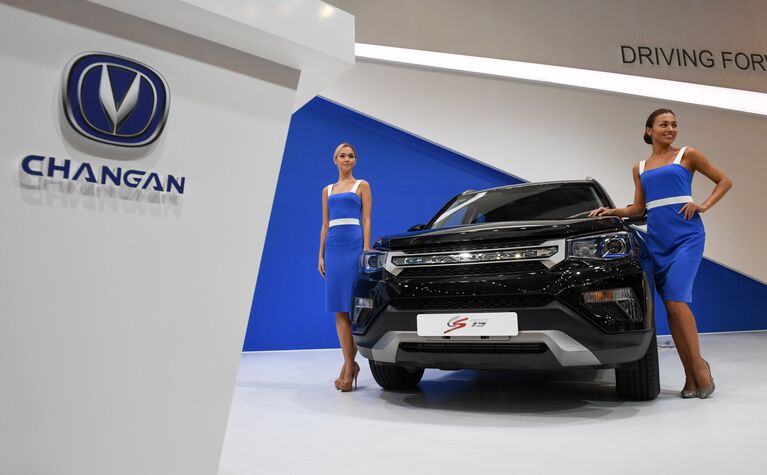 Презентация кроссовера Changan CS75 на Московском международном автомобильном салоне-2016