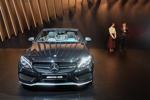 Автомобиль Mercedes-Benz CL 32 на Московском международном автомобильном салоне-2016 Автомобиль Mercedes-Benz CL 32 на Московском международном автомобильном салоне-2016