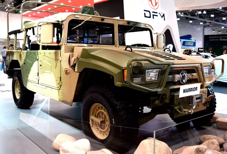 Автомобиль DFM Warrior на Московском международном автомобильном салоне-2016 Автомобиль DFM Warrior на Московском международном автомобильном салоне-2016