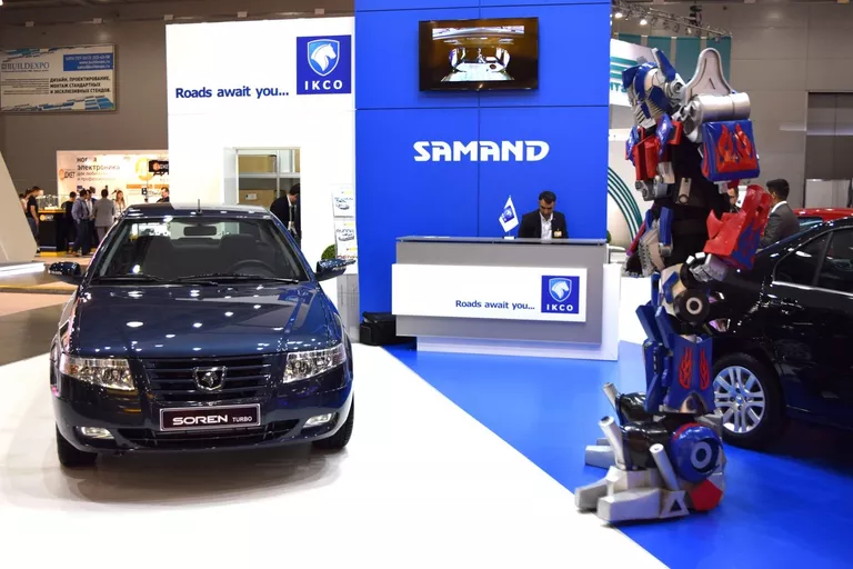 Автомобиль Samand Soren на Московском международном автомобильном салоне-2016 Автомобиль Samand Soren на Московском международном автомобильном салоне-2016