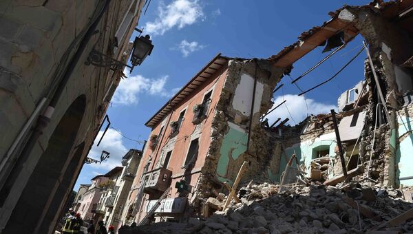 Дома, разрушенные в результате землетрясения, в городе Аматриче