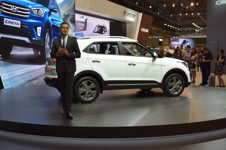 Исполнительный директор Hyundai Motor в странах СНГ Алексей Калицев представляет автомобиль Hyundai Creta на Московском международном автомобильном салоне-2016 Исполнительный директор Hyundai Motor в странах СНГ Алексей Калицев представляет автомобиль Hyundai Creta на Московском международном автомобильном салоне-2016