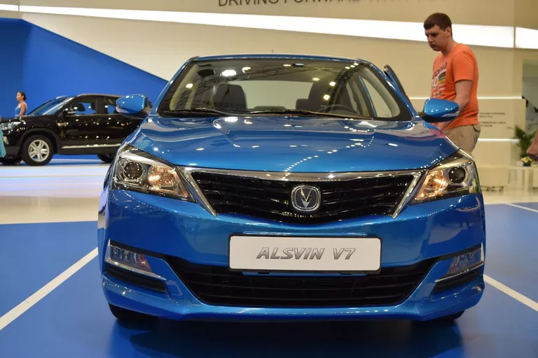 Автомобиль Changan Alsvin V7 на Московском международном автомобильном салоне-2016 Автомобиль Changan Alsvin V7 на Московском международном автомобильном салоне-2016