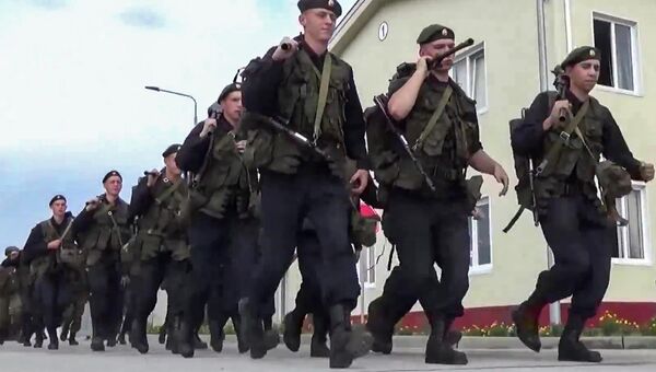 Военнослужащие вооруженных сил РФ во время приведения в боевую готовность Полная