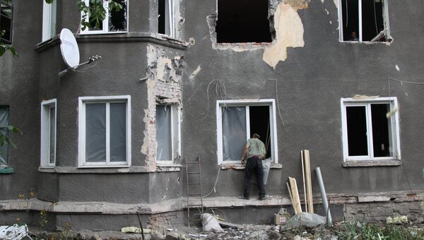 Дом в Горловском районе, пострадавший в результате обстрела силовиков. Архивное фото