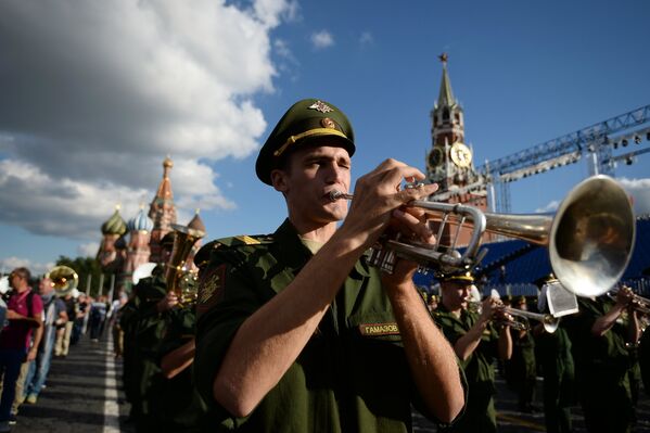 На репетиции торжественного открытия фестиваля Спасская башня на Красной площади в Москве